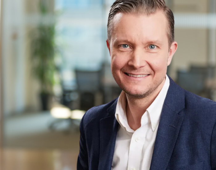 Copy Of Rund Bild Tobias Simolin